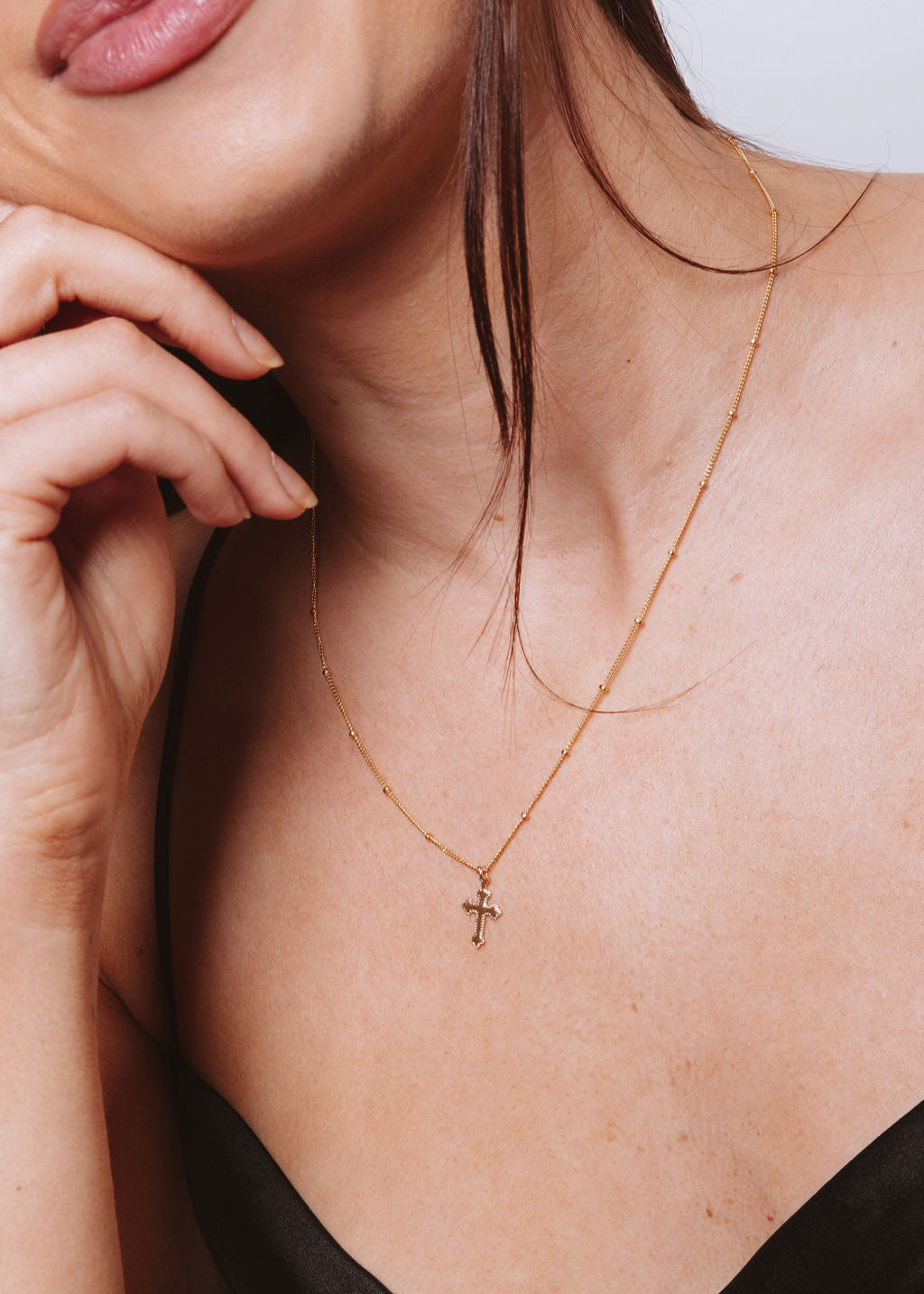 Archie Cross Necklace – Set & Stones